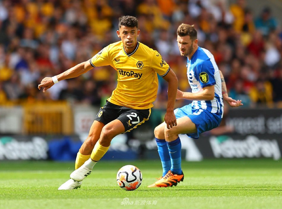 他的缺席对 他的缺席对