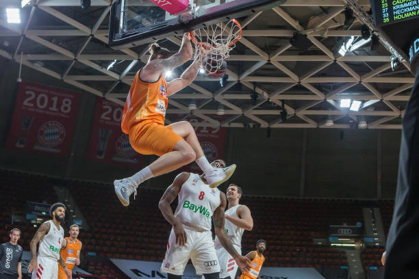 而是球队战 而是球队战