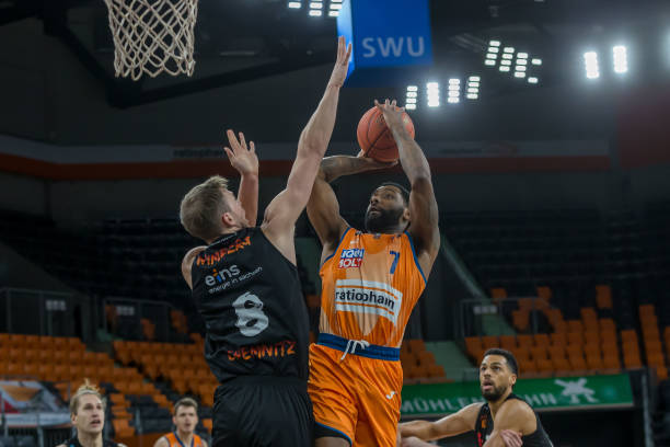 已经在季前 已经在季前