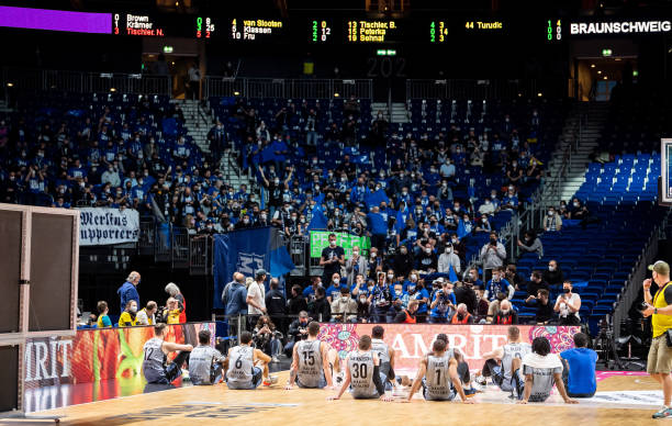 意容忍他们 意容忍他们